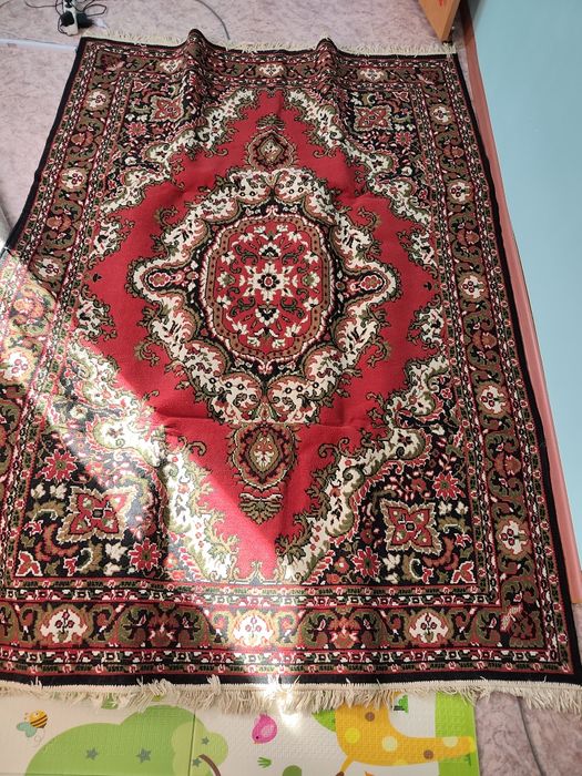 Продам ковер 2.65*1.90 метра