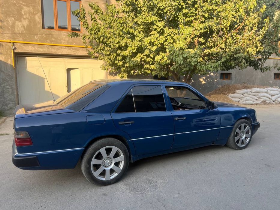 Mersedes 124 aftamat arendaga beriladi