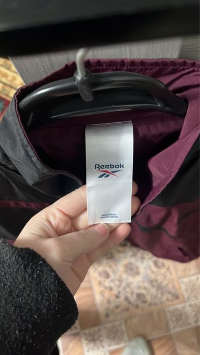 Продам бомбер Reebok оригинал