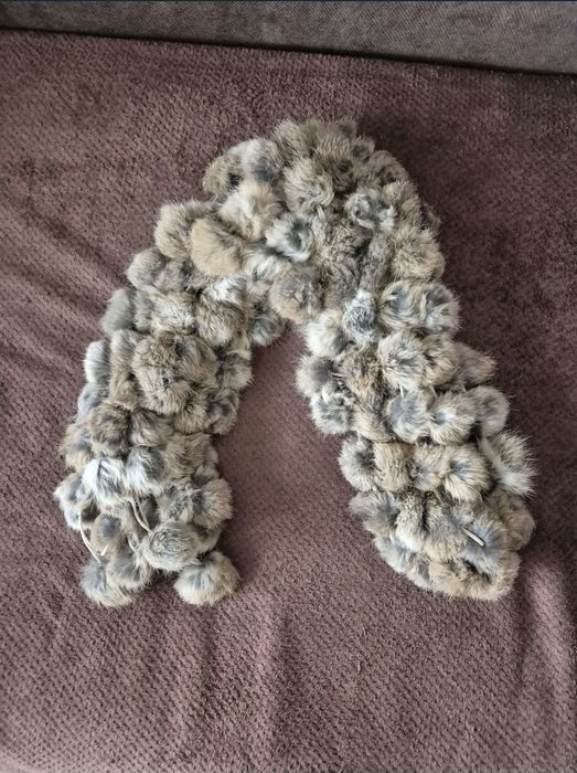 Eșarfă Elegantă din Blană Naturală de Iepure
