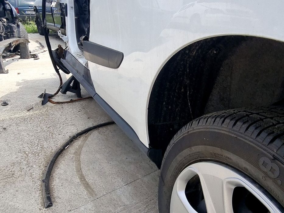 Prag lateral stanga Ford Tourneo Courier [Fabr 2014-2020] 1.0 Benz M1D