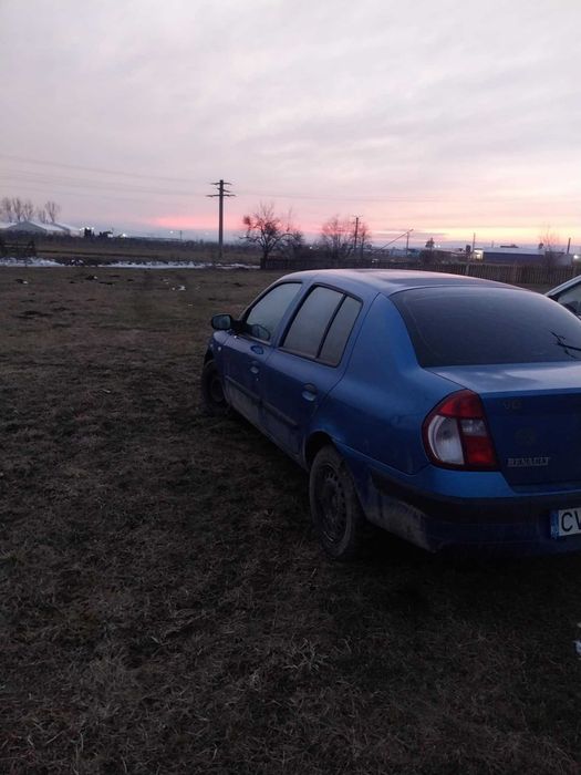 vehucule renault clio