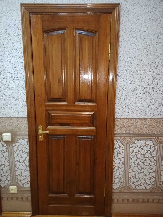 Деревянные двери. 2-х створчатые