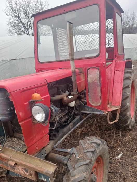 Vând tractor Fiat 55cp și semanatoare
