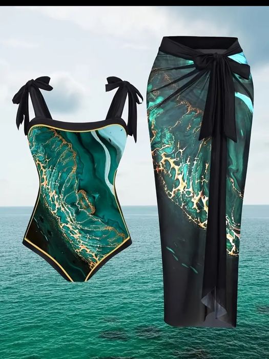 Цял бански и парео.