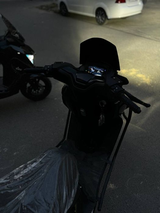 Абсолютно новый скутер S max restayling Q max 180 кубов