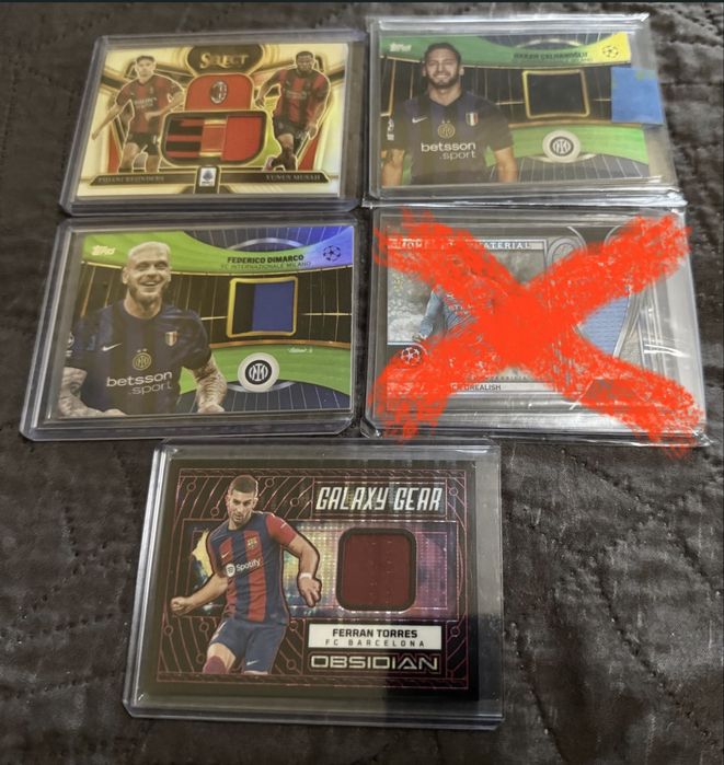 Футболни карти с парче от екип patch relic Topps Panini