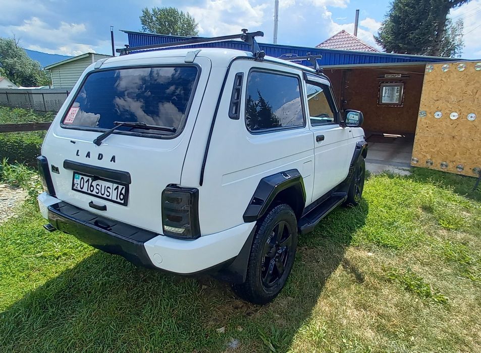 Продам ниву урбан блэк