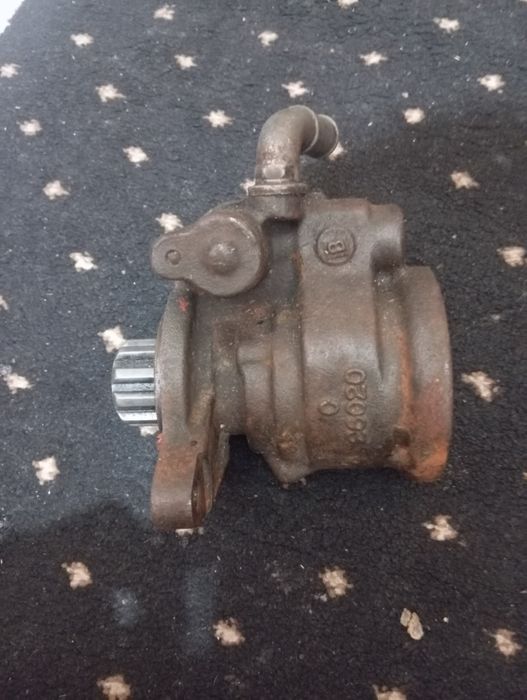 ГУР насос Тойота Ленд Крузер 95