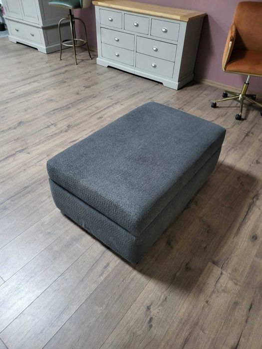 Сива табуретка от плат с функция ракла