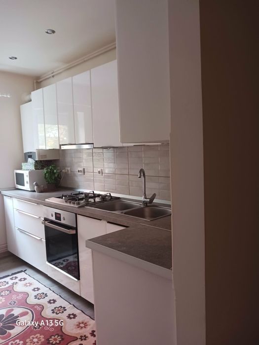 Vând apartament cu doua camere Vitrometan strada Alba Iulia