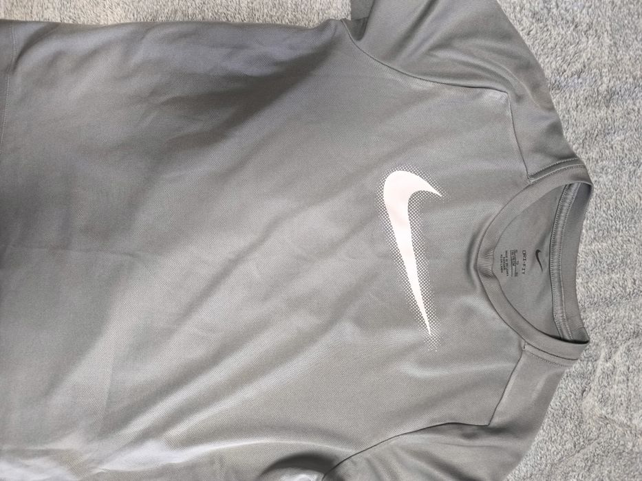 Спортна тениска Nike