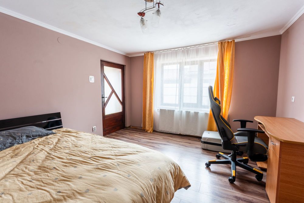 Casa cu anexa si teren 2481 mp in Seini