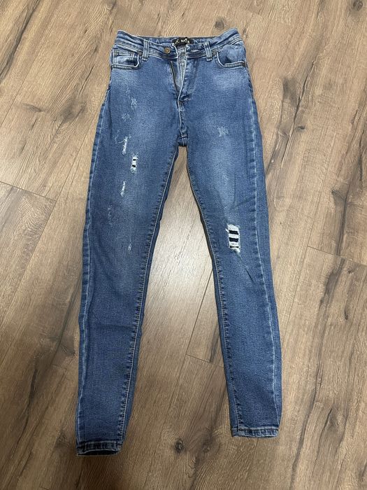 Сини дънки с накъсан ефект 27-ми размер