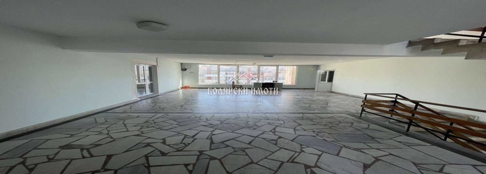 Етаж от административна сграда с 14 офиса