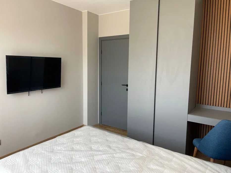 Дава се под наем Тристаен апартамент в София, Кръстова вада - 80 кв.м за 1100 € - Снимка #2