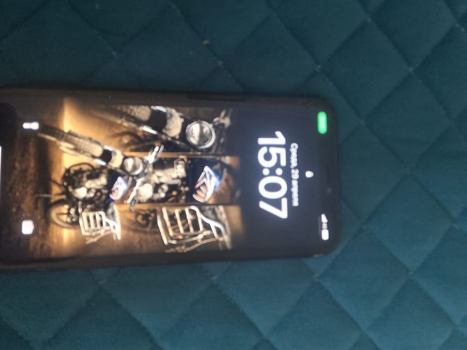 iPhone XR айфон.