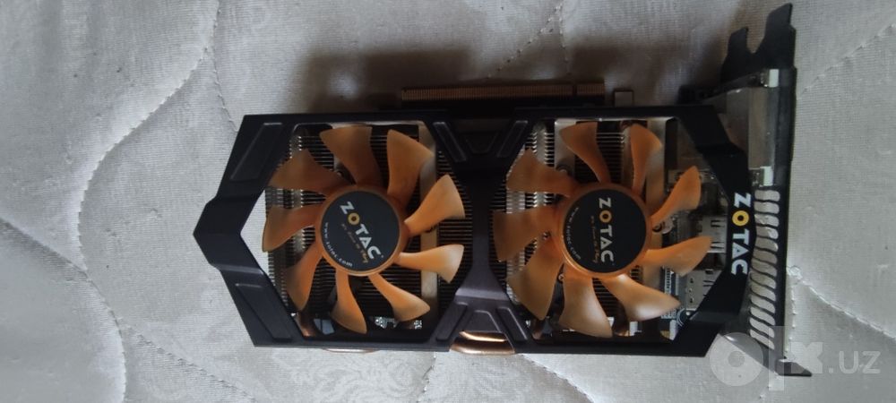 Срочно продам видео карта zotac 2 Гб