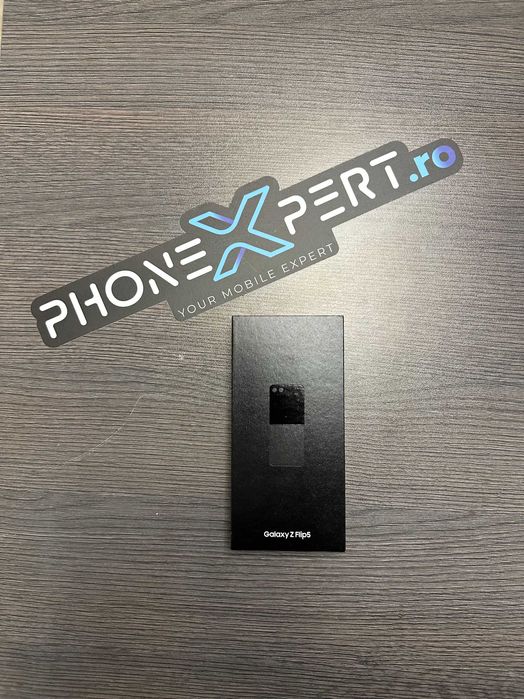 Nou in Stoc Samsung Galaxy Z Flip 5 Phantom Black 256GB
