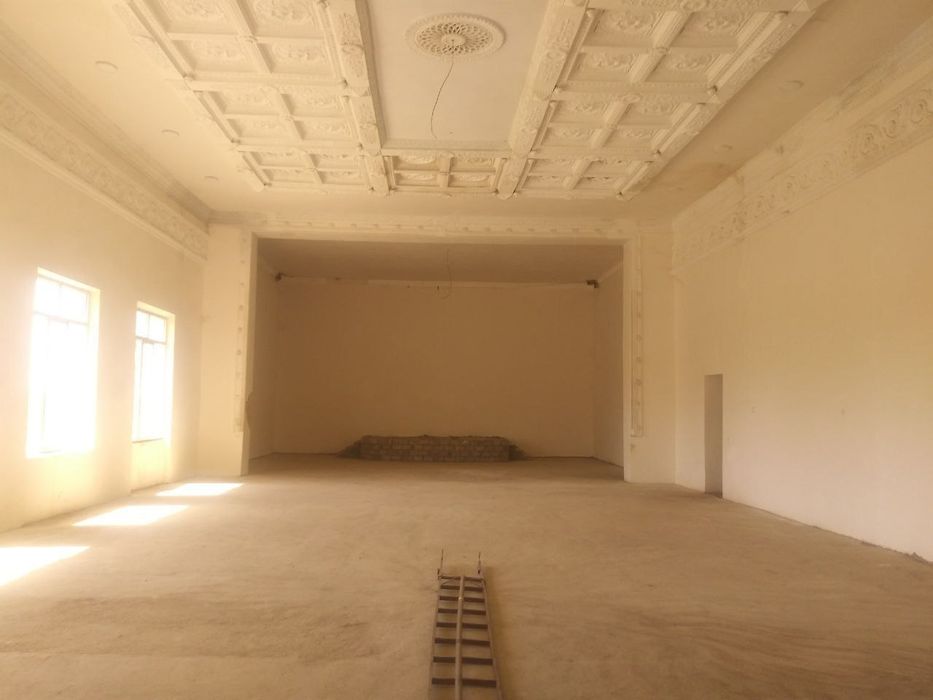 Ахангаран 100 сот ,здание 900м2