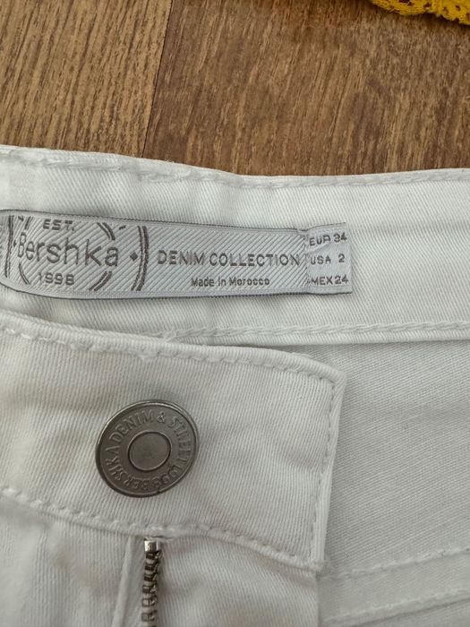 Pantaloni scurți denim alb și bluză dantelă Mango