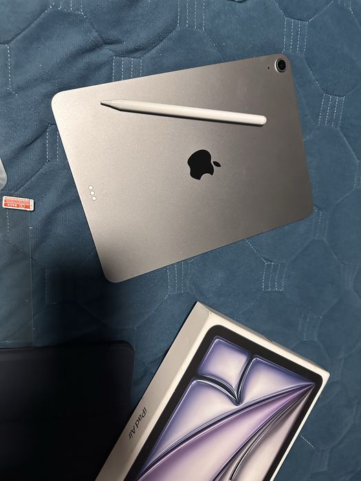 Full box  iPad Air 2025 M3 pachet cu tot cu accesorii