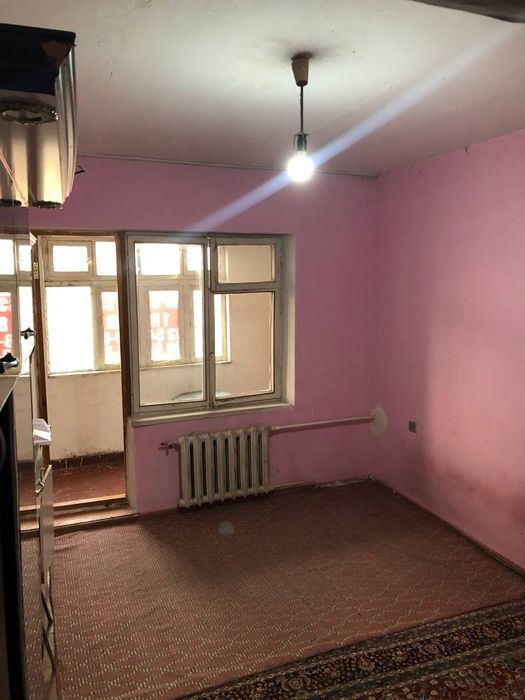 Yangi xayot metro4 oldida bir xonaliy uy sotiladi