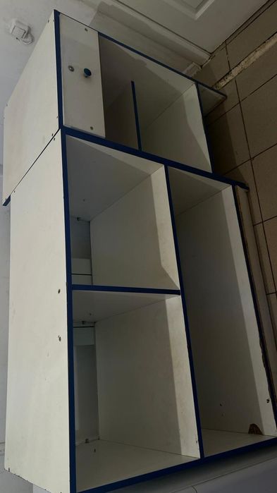 Шкафы витринные для магазина