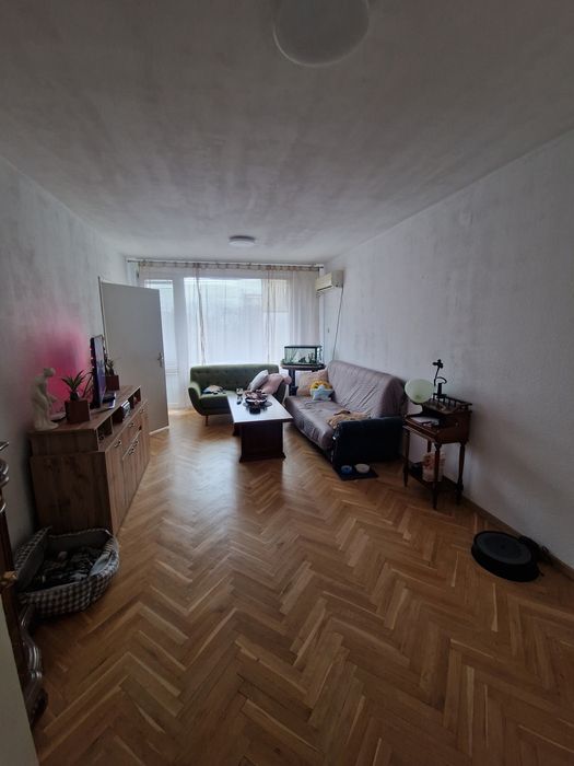 Самостоятелна стая под наем в Манастирски ливади  
Самостоятел