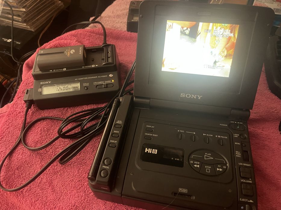 Sony walkman hi 8 cu tuner !