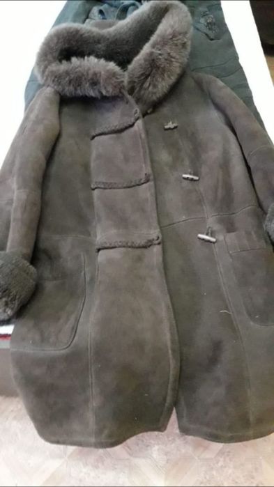 Полудублёнка с капюшоном 80000