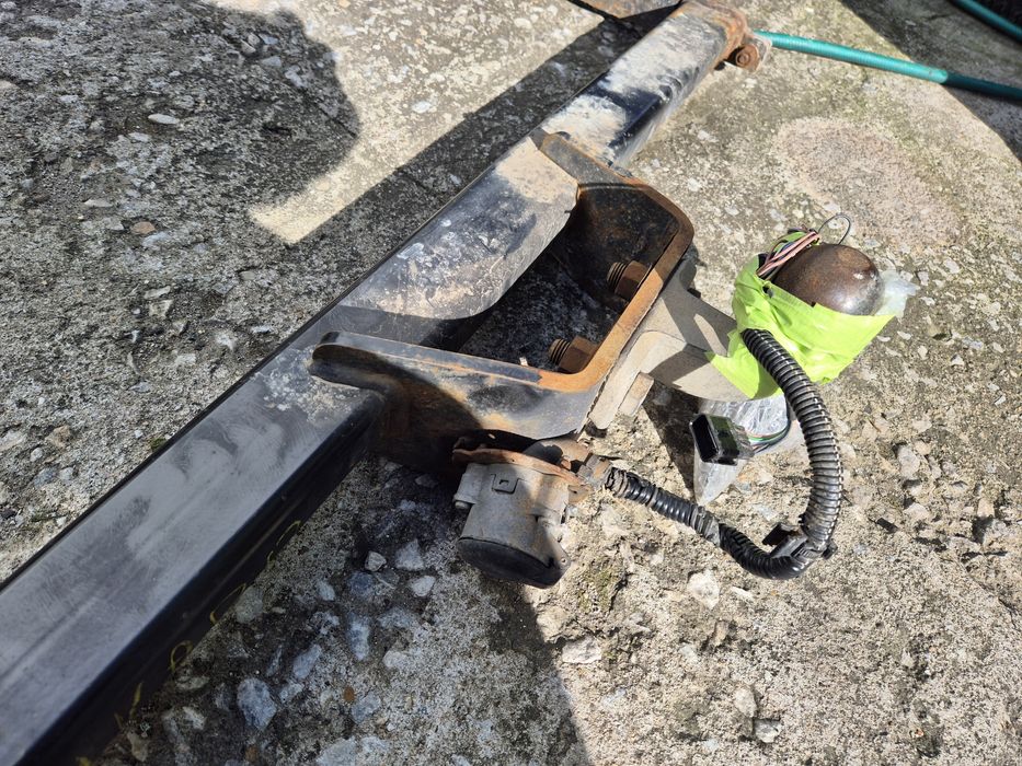 Теглич за Опел виваро и Рено трафик/ 2017г/