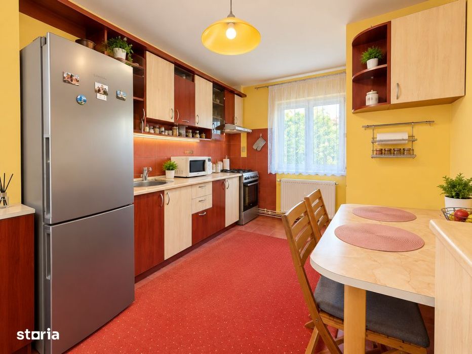 Apartament cu 3 camere, centrala proprie, de inchiriat – Zona Soarel