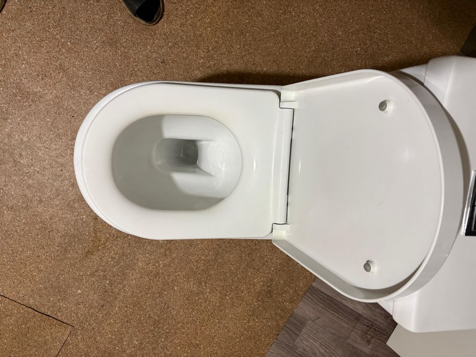 Унитаз продам.