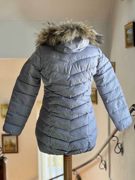 Geacă damă gri cu glugă din blană naturală de raton