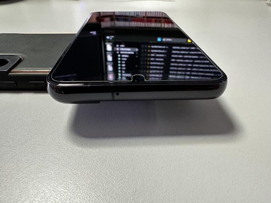 Samsung Galaxy S22+ 256GB Dual SIM Full box