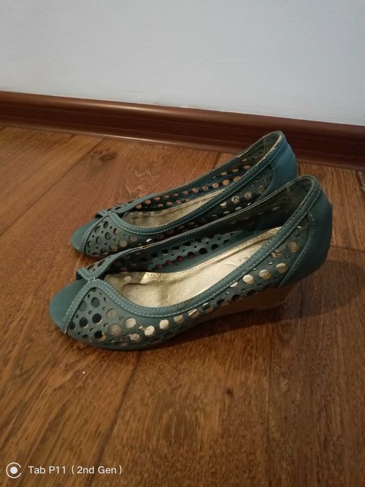 Босоножки на каблуке  б/у