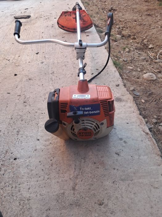De vânzare motocoasa sthil fs200 in stare de funcționare