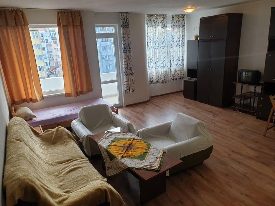 Дава се под наем Двустаен апартамент в Бургас, Възраждане - 75 кв.м за 298.86 € - Снимка #1