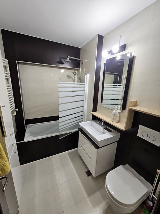 Inchiriez apartament 3 camere Sucesva
