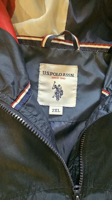 Jacheta anti vânt U.S. Polo bleumarin, gluga, mărime 2XL