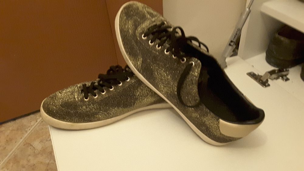 Мъжки спортни обувки ZARАA ,много ефектни и нестандартни.