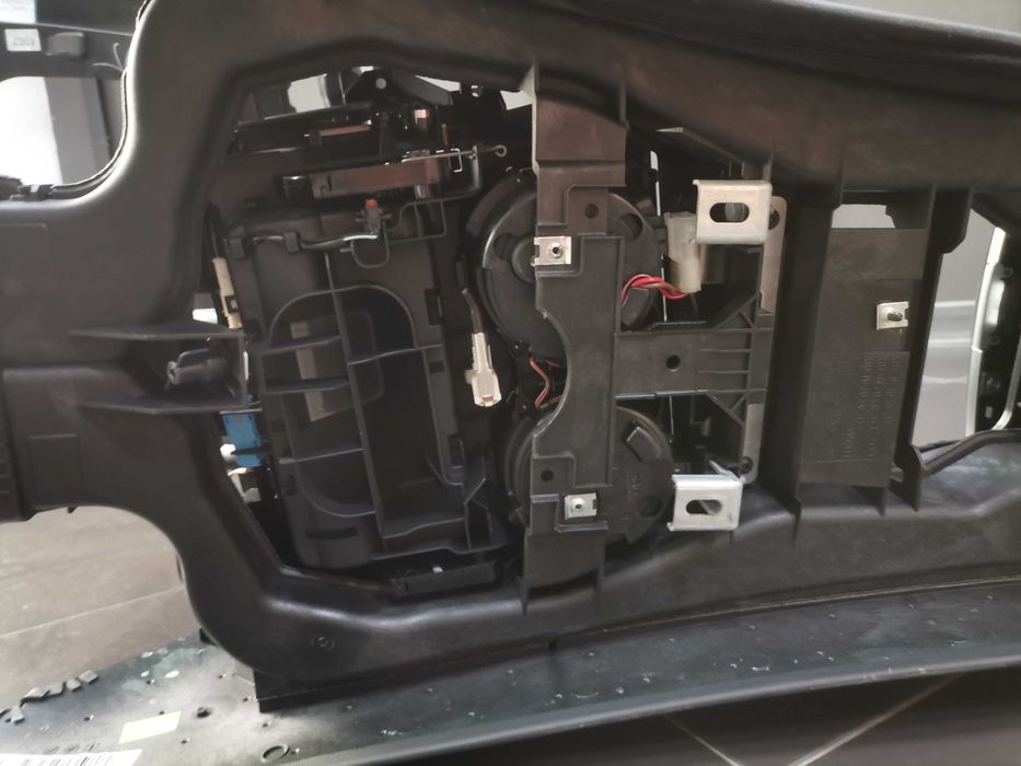 Централна конзола с подлакътни и други компоненти за BMW 8 G14 G15 G16