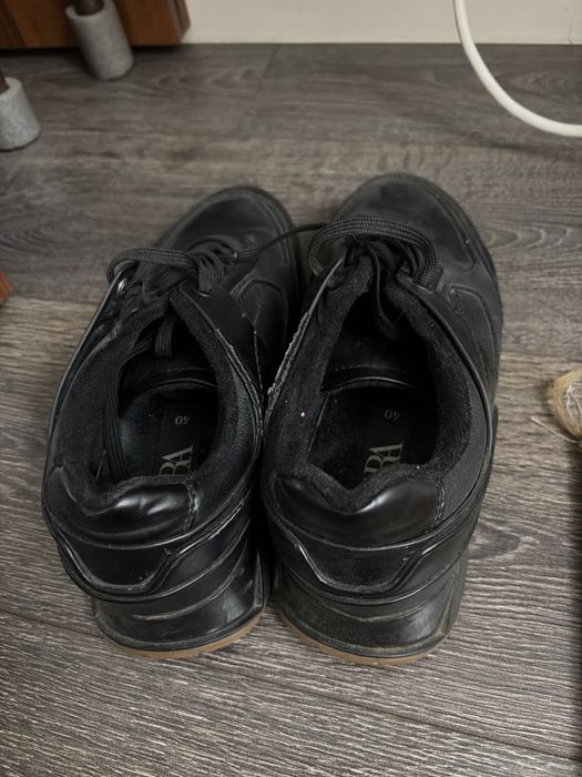 Продам оригинал кроссовки Zara