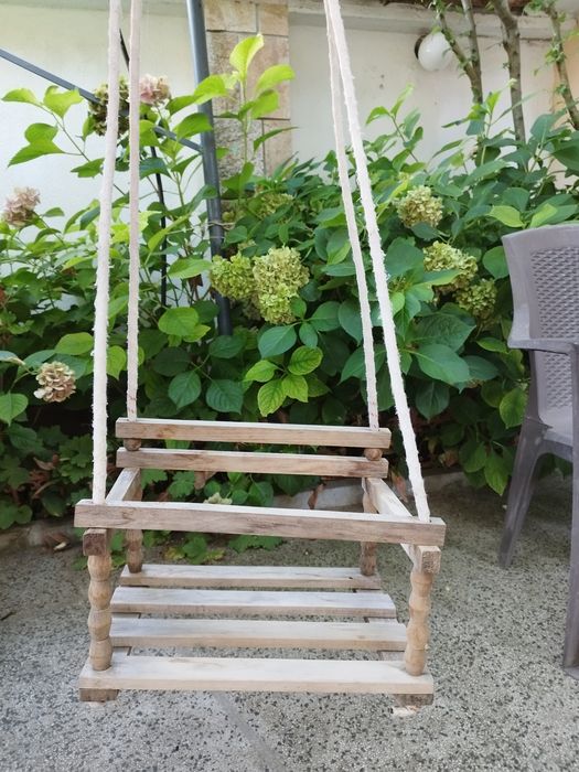 Детска дървена люлка