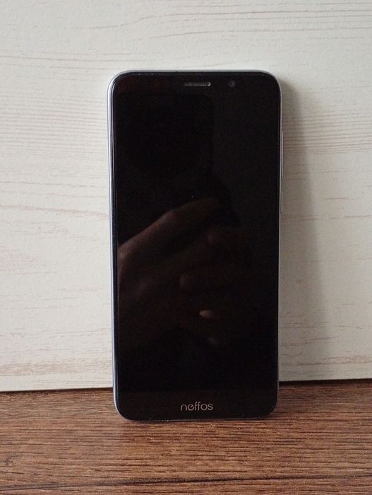 Продам б/у телефон