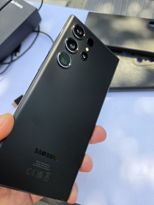 Samsung Galaxy S23 ultra 512GB 12 GB ram.