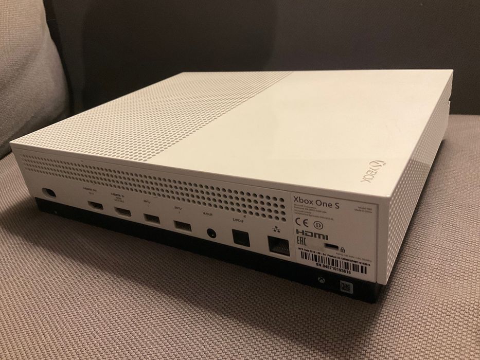 Xbox one S cu controller si cablu
