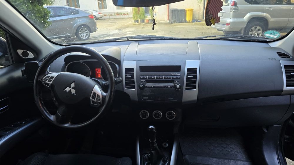 Mitsubishi outlander 2009