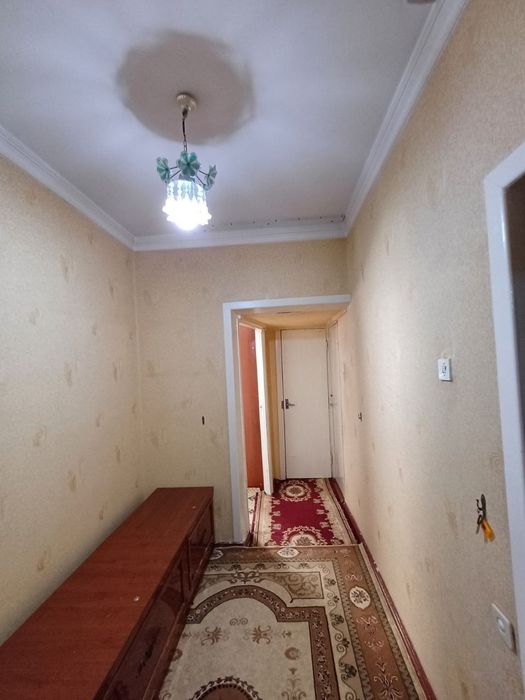 Дружба народов за кафе Райхон продается квартира 2 комнаты